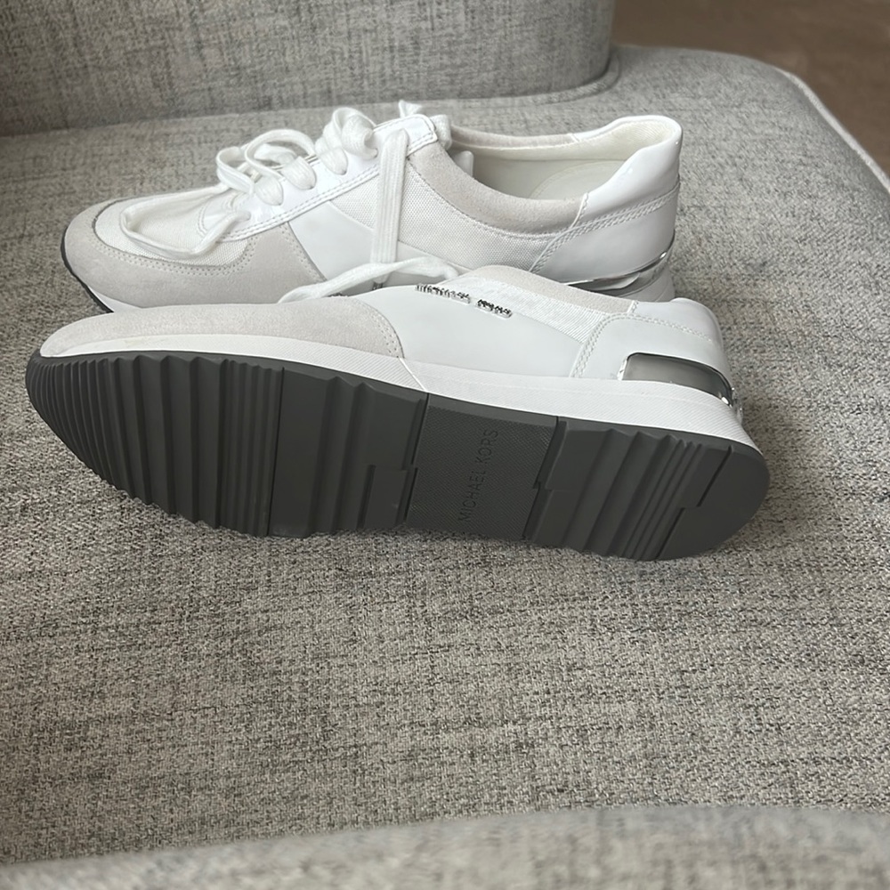 MICHAEL MICHAEL KORS. Allie Leather Sneaker BRAND NEW Color optic white size 8M - Picture 3 of 4